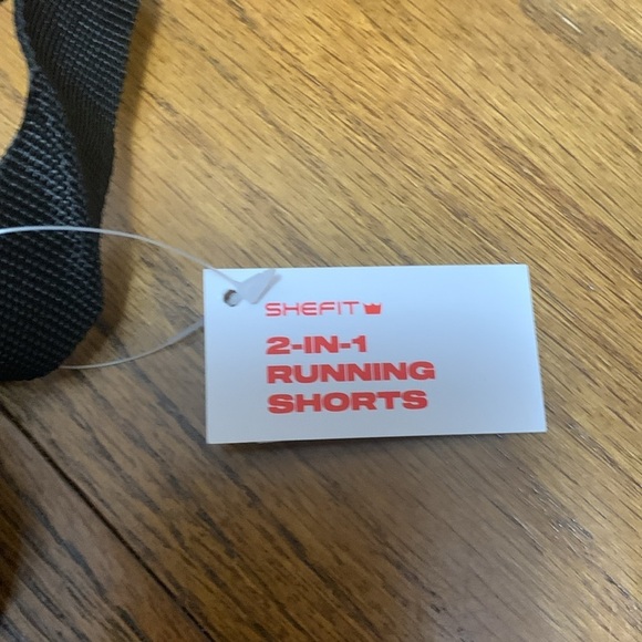 SheFit 2 in 1 Running Shorts Green Conquer and Print Size M NWT - Picture 8 of 12